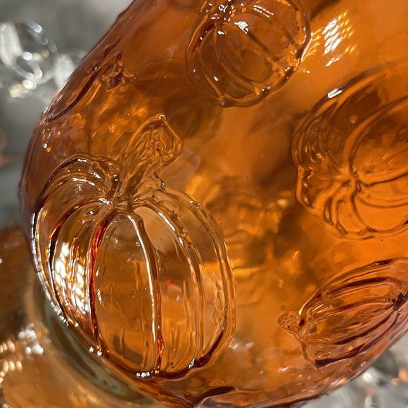 NEW 4pc pumpkin themed bundle with orange wine glass, crossbody, dust bag & pin - Picture 6 of 16